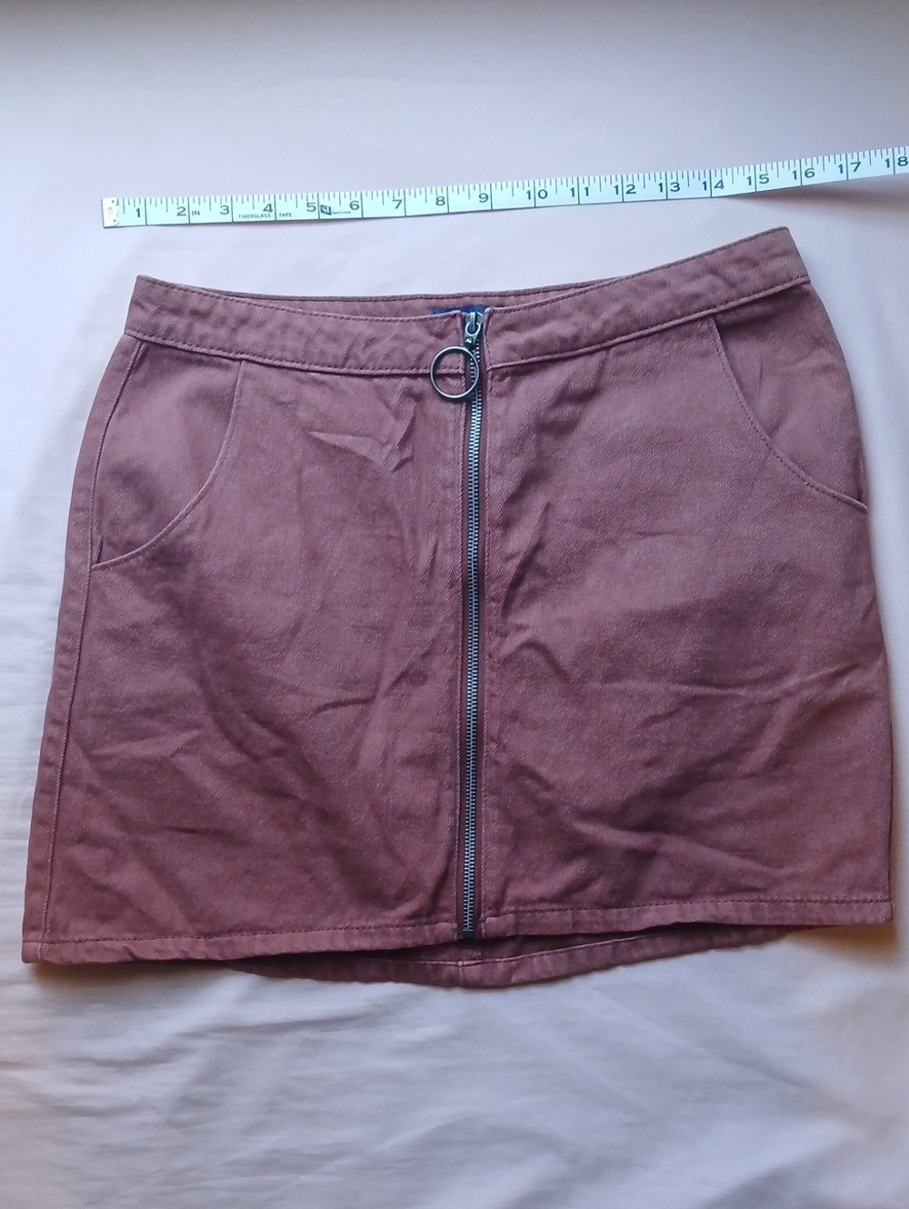 Women’s Front-Zip Mini Skirt - Mauve Pink